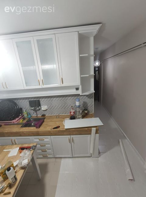 Öncesi&Sonrası: Yapışkan Folyolar Bu Mutfağı Nasıl Da Farklılaştırmış!