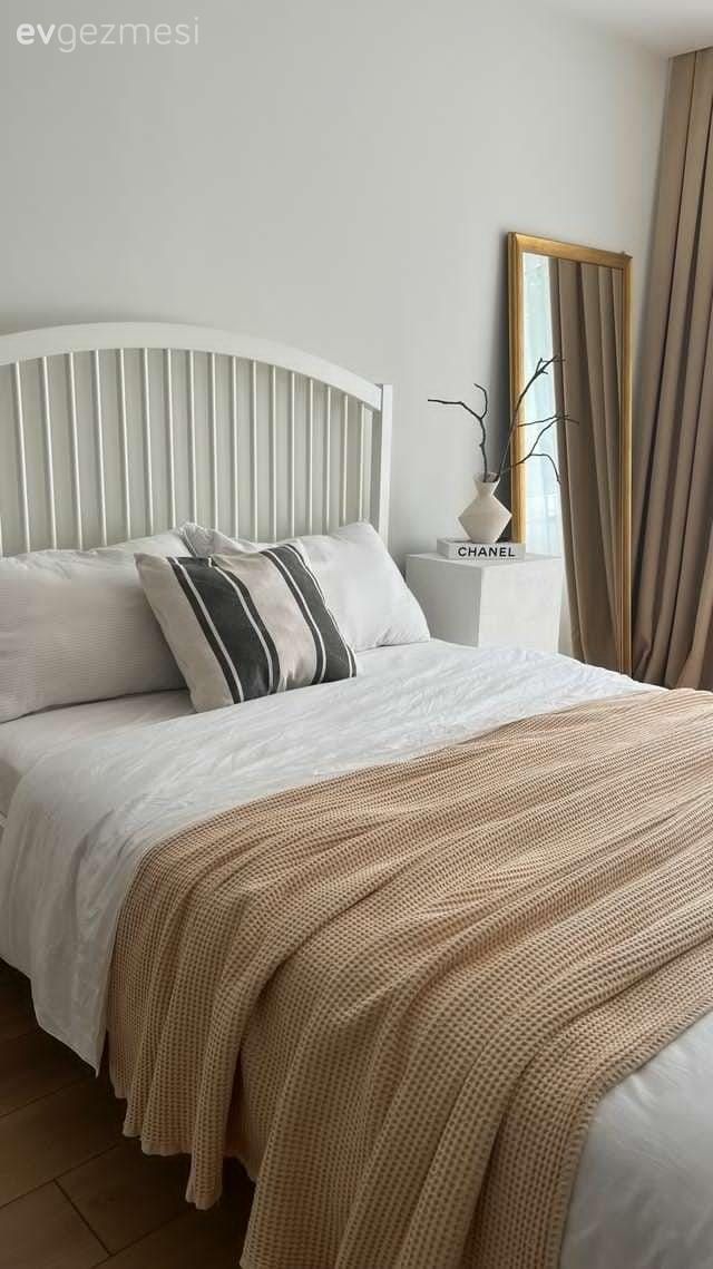 Bu İstanbul Evinde Göz Yoran Detayların Yeri Kapının Dışı!