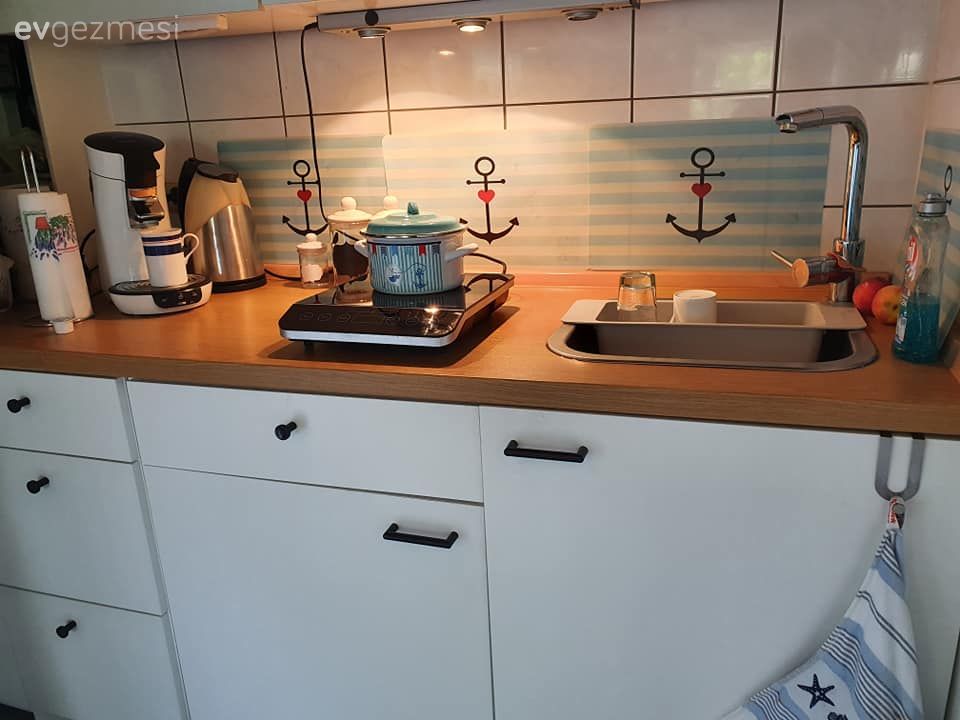 Bu 24 Metrekarelik Evin İçi Sahil Kenarı Dışı Bağ Bahçe!