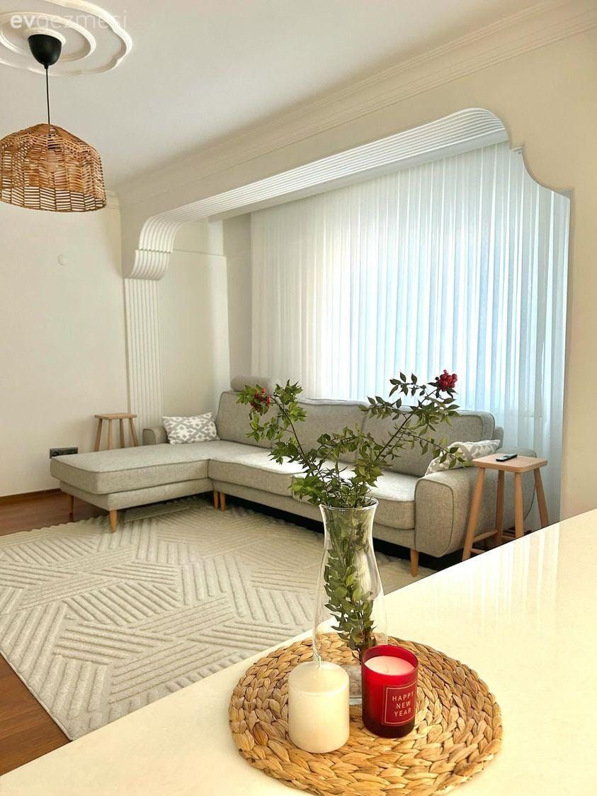 Salon, İskandinav, Bej, Gri, Beyaz, Köşe koltuk, Koltuk takımı, Halı, Salon halısı, Hasır avize, Parke, Sandalye, Yemek masası, Kırlent, Ev tekstili