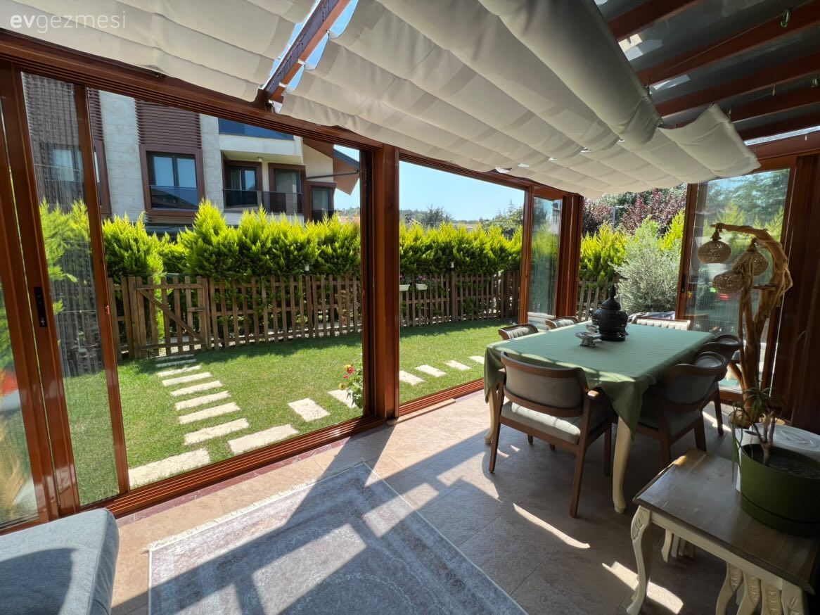 Kış bahçesi, Bahçe masası, Sandalye