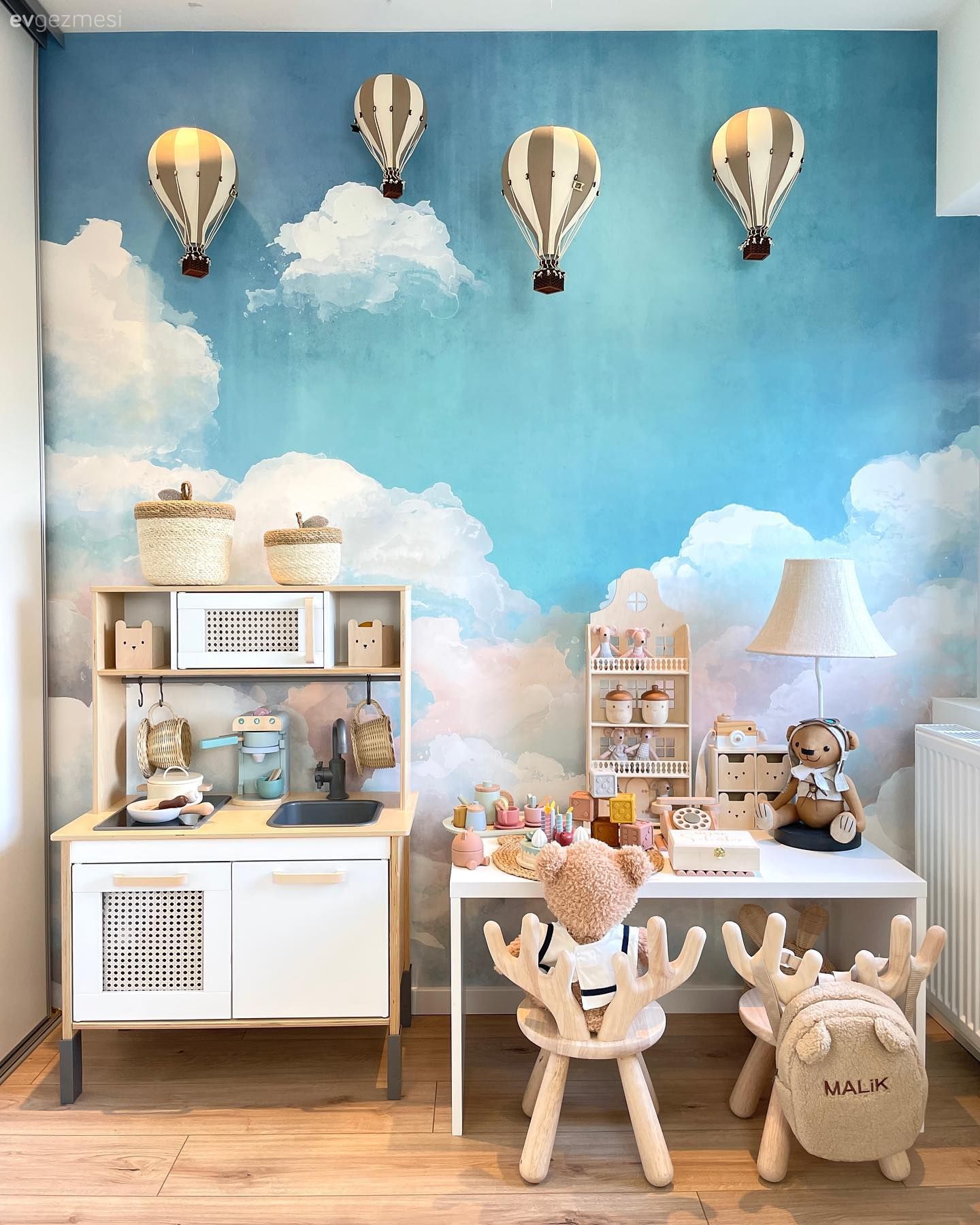 Bu Modern Ev İçin Beyaz ve Ahşabın Yeri Başka