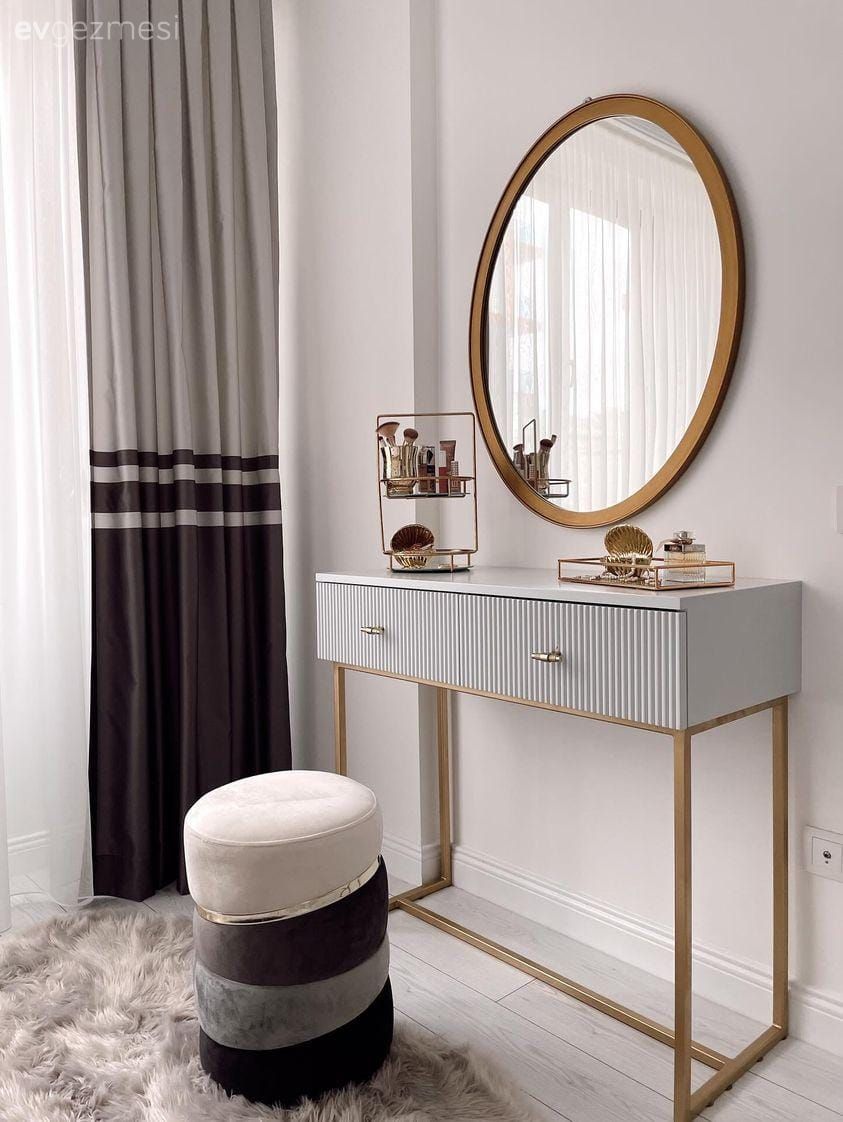 Bu Modern Ev Uzun Tadilatlardan Geçerek Yeni Haline Ulaşmış!