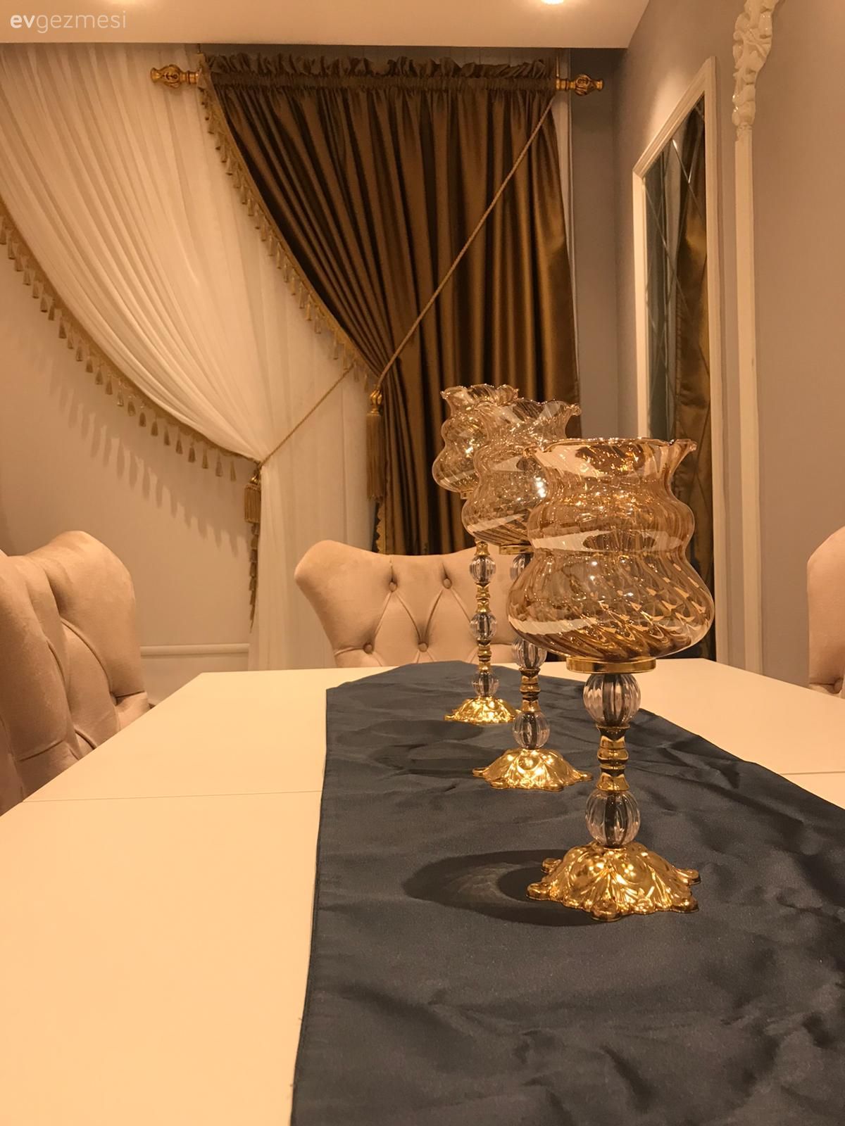 Bu Antalya Evinde Altın Dokunuşları Her Odayı Etkisi Altına Almış