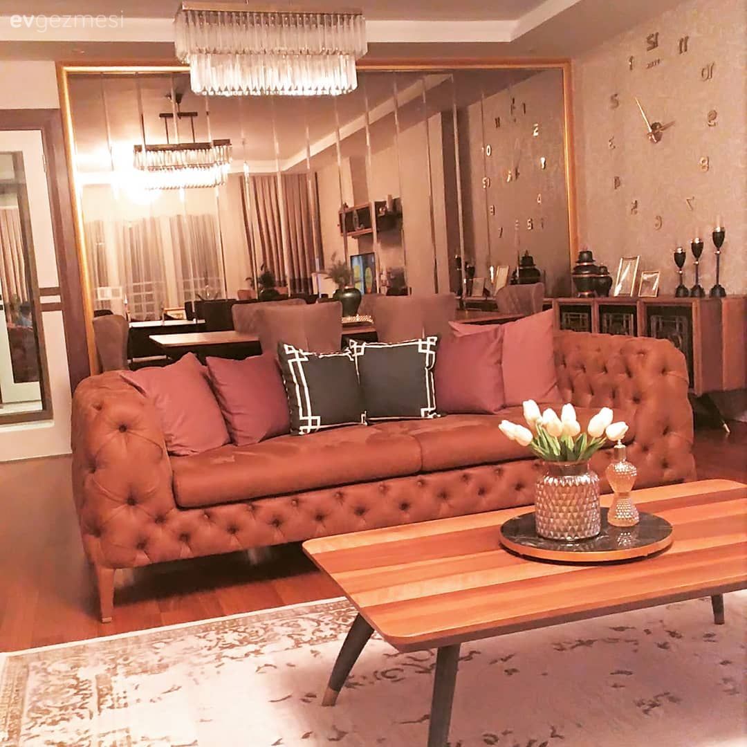 Ev Gezmesi: Yepyeni Duvarıyla Başkalaşan Bir İstanbul Salonu