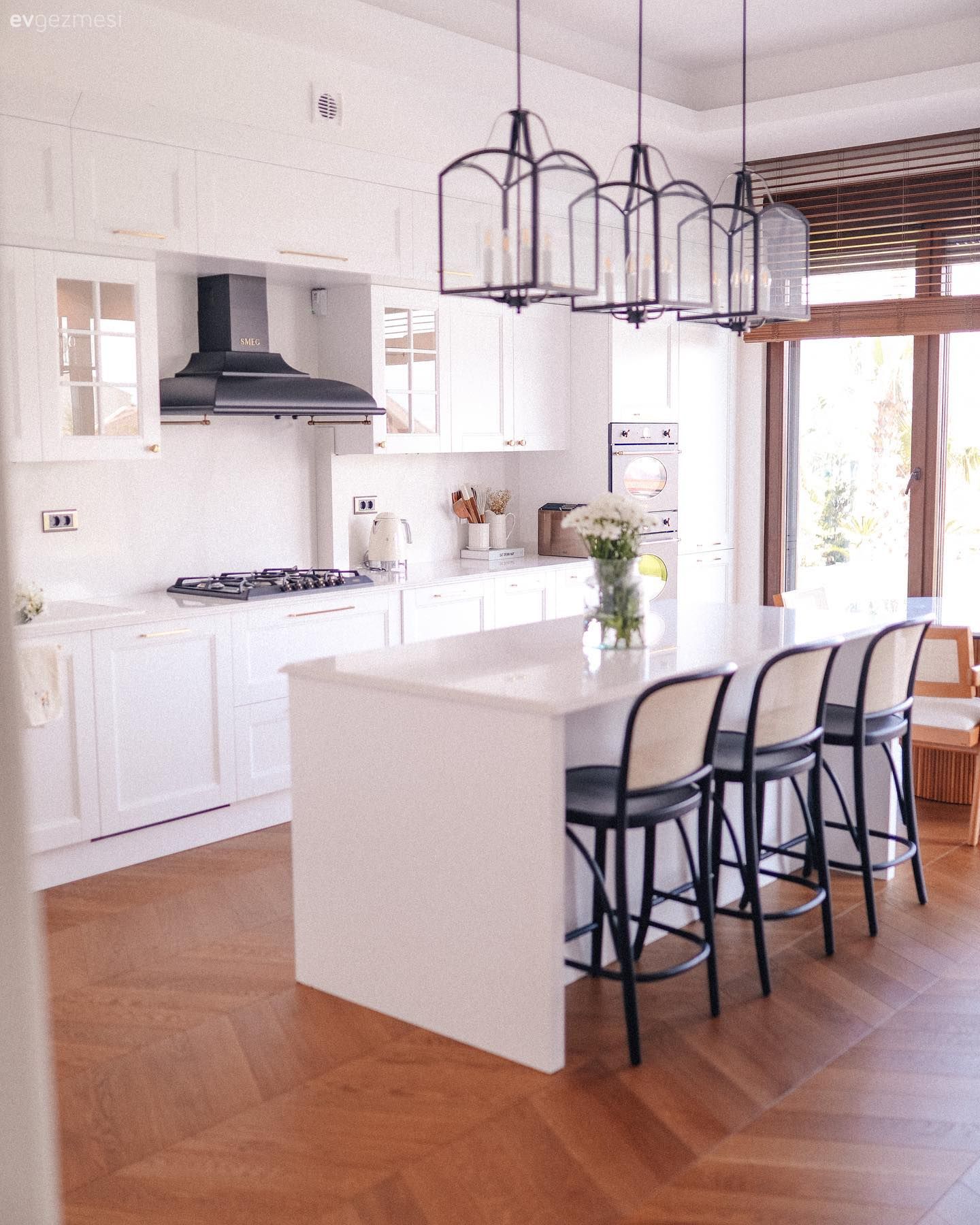 Zamansızlığı Sağlayan Bütün Parçalar Bu İddialı Evde Toplanmış!