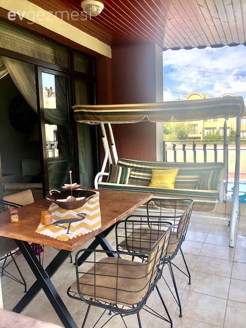 Balkon, Ahşap Mobilya, Salıncak, Metal sandalye, Sandalye, Balkon masası