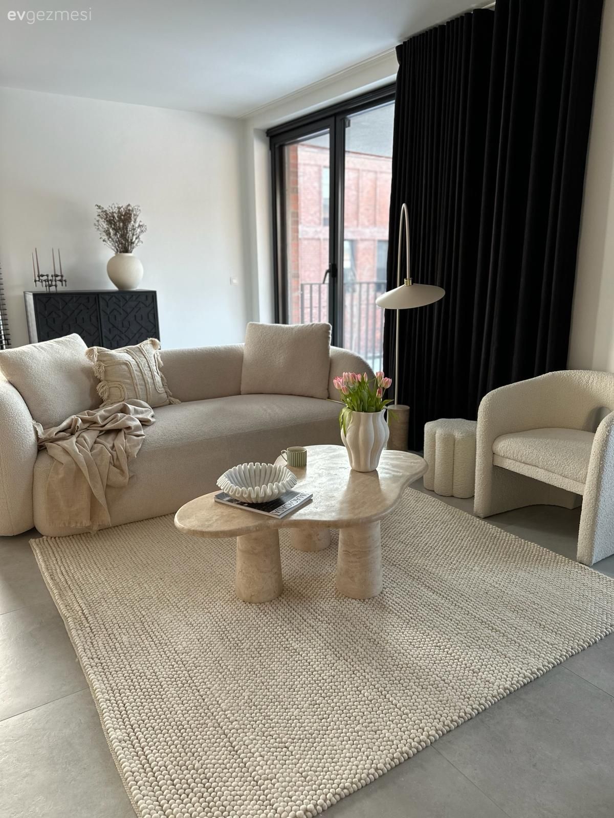 Bej Aşığı Bu Evde Hem Samimiyet Var Hem de Bitmeyen Şıklık!