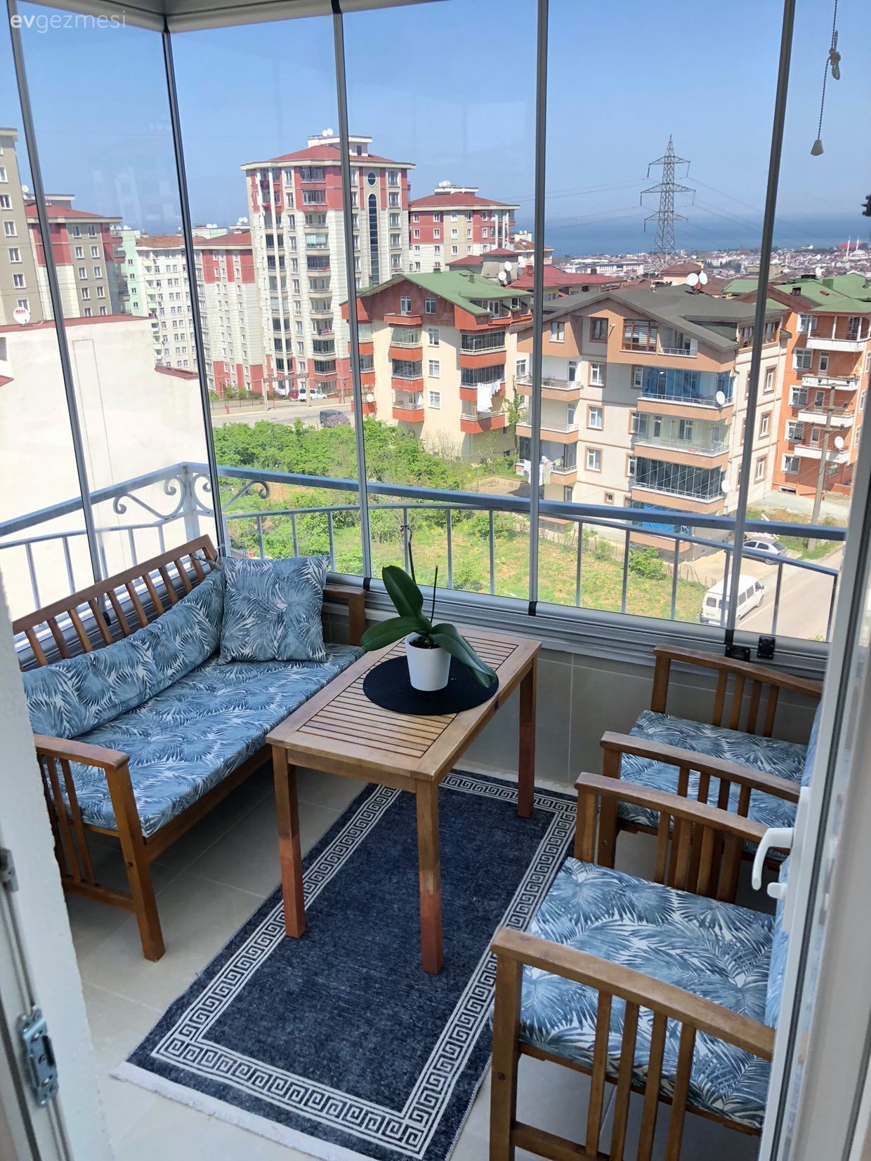 Kapalı balkon, Balkon oturma grubu, Balkon, Ahşap Mobilya, Balkon masası, Balkon halısı