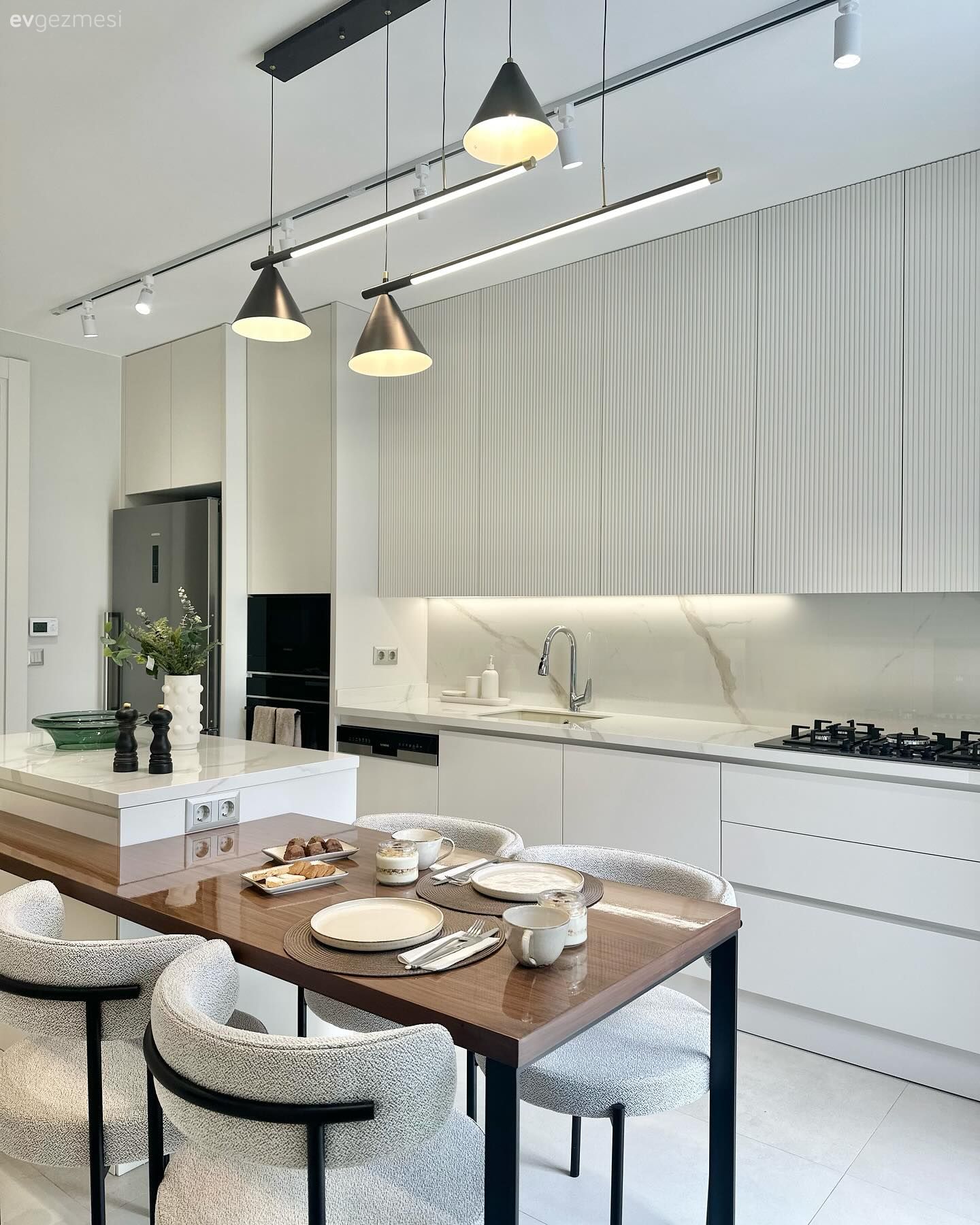 2025 Yılında Çok Tercih Edilen  Mutfak Dolabı Kapak Tasarımları