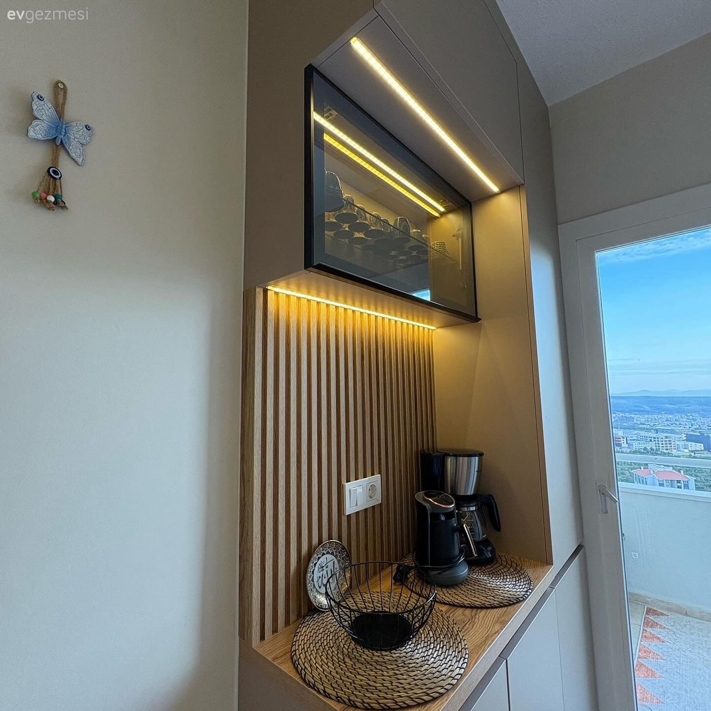 Lambri Kapakların Kullanıldığı Bu Mutfak Trend Seçimlerle Dolu