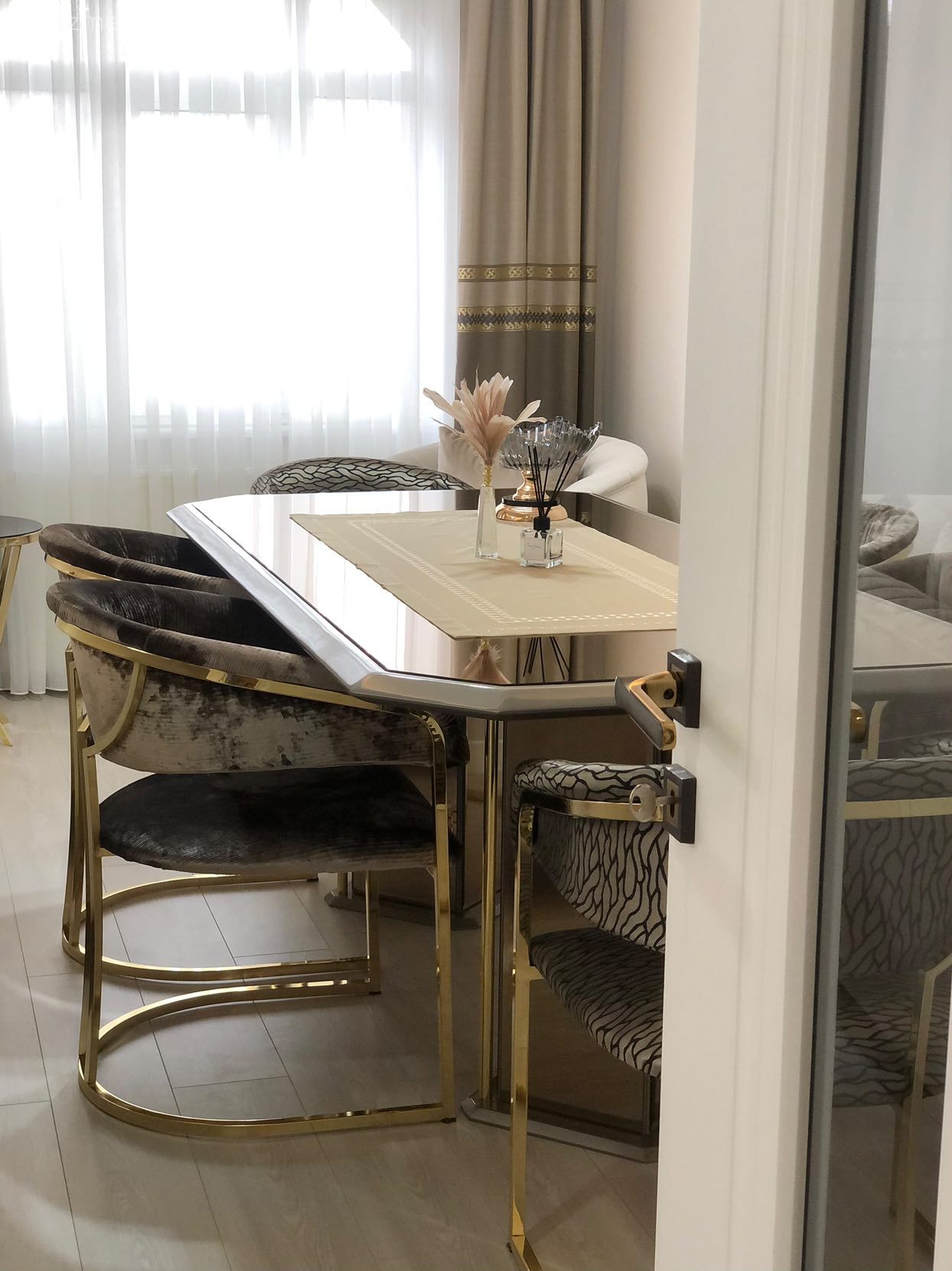 Yemek Odası, Beyaz, Altın, Krem, Sandalye, Yemek masası, Tül perde, Perde, Fon perde