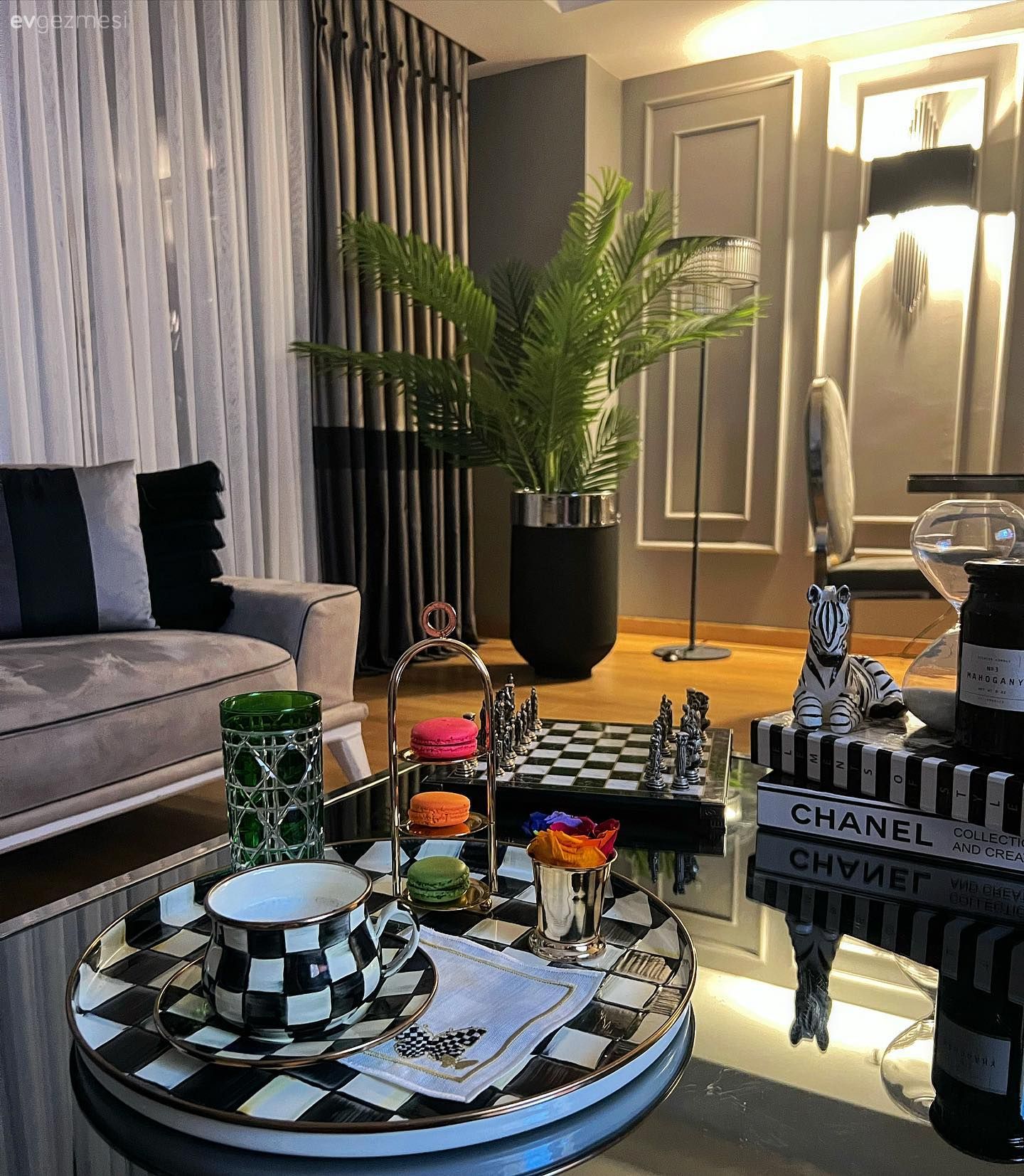 Bu İstanbul Evinde Mutfak Samimiyeti Salon Da Zarafeti Simgeliyor!