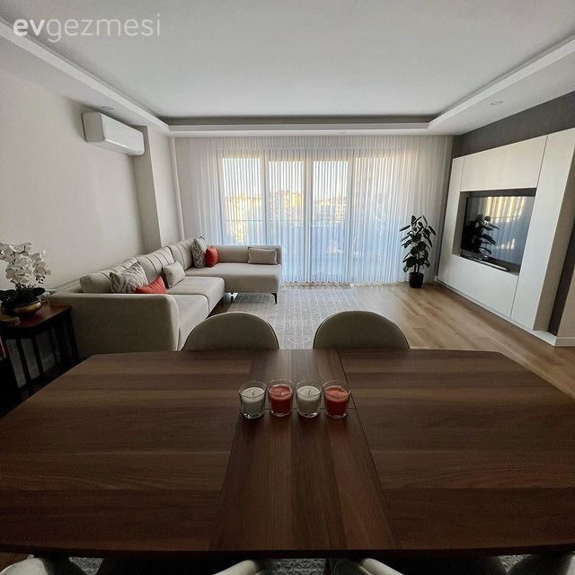 Salon, Beyaz, Modern, Köşe koltuk, Koltuk takımı, Bej, Krem, Kırlent, Ev tekstili, Turuncu, Parke, Sandalye, Yemek masası, Tv ünitesi, Tv ünitesi aksesuarları, Ev Aksesuar, Tül perde, Perde