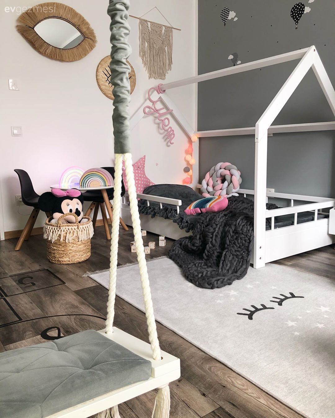 Bu Keyifli Evde Göze Çarpan Detayların Haddi Hesabı Yok