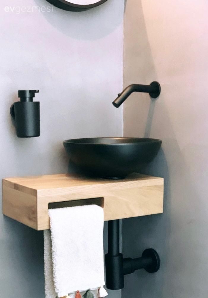 Öncesi& Sonrası: Sıva Görünümü ve Meşe Ağacıyla Güzelleşen Bir Banyo