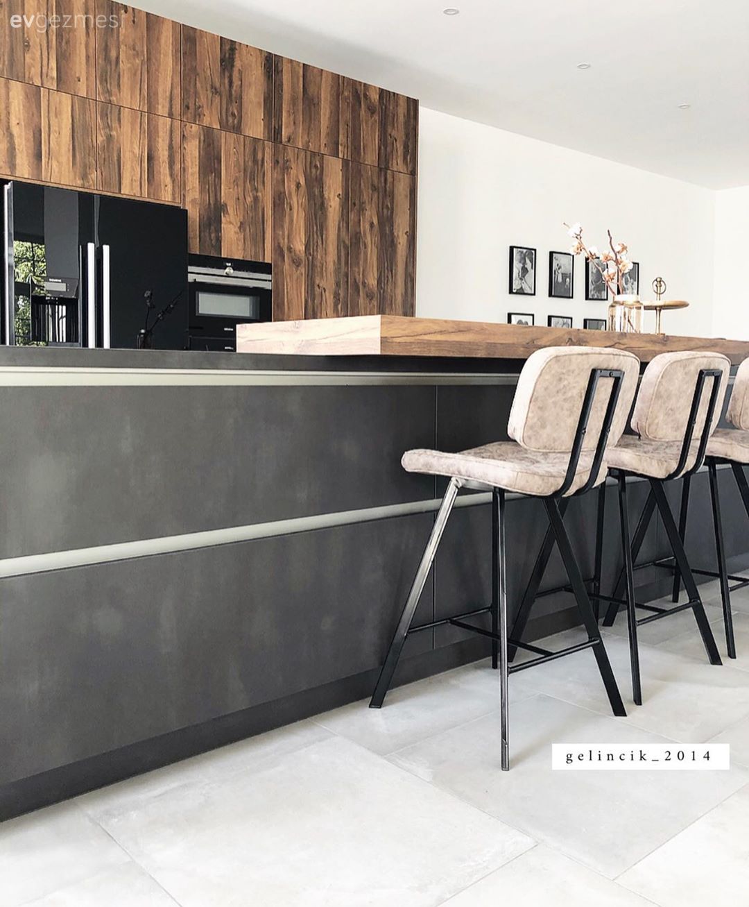 Mutfak, Kahverengi, Beyaz, Siyah, Amerikan Mutfak, Ada mutfak, Ankastre, Bar masa & sandalyeleri, Mutfak zemin seramikleri, Mutfak duvar dekorasyonu, Çerçeve, Mutfak tezgahı, Mutfak tezgah arası