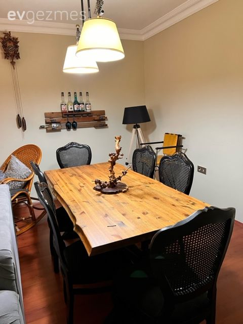 Yemek Odası, Sandalye, Ahşap masa, Yemek masası, Yemek odası avizesi, Parke, Abajur, Aydınlatma