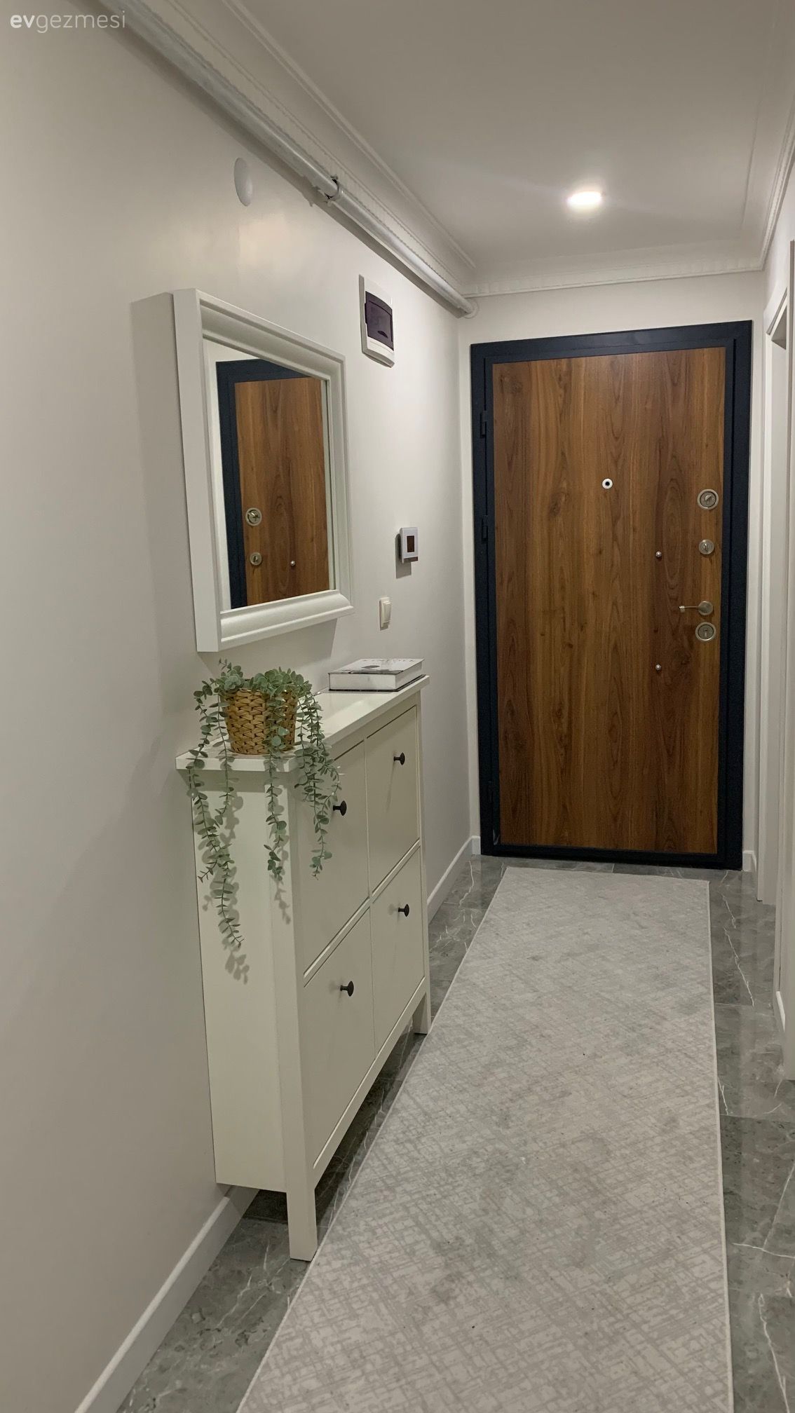 Bu İstanbul Evi Nötr Tonların Risksiz Uyumuna Teslim Olmuş