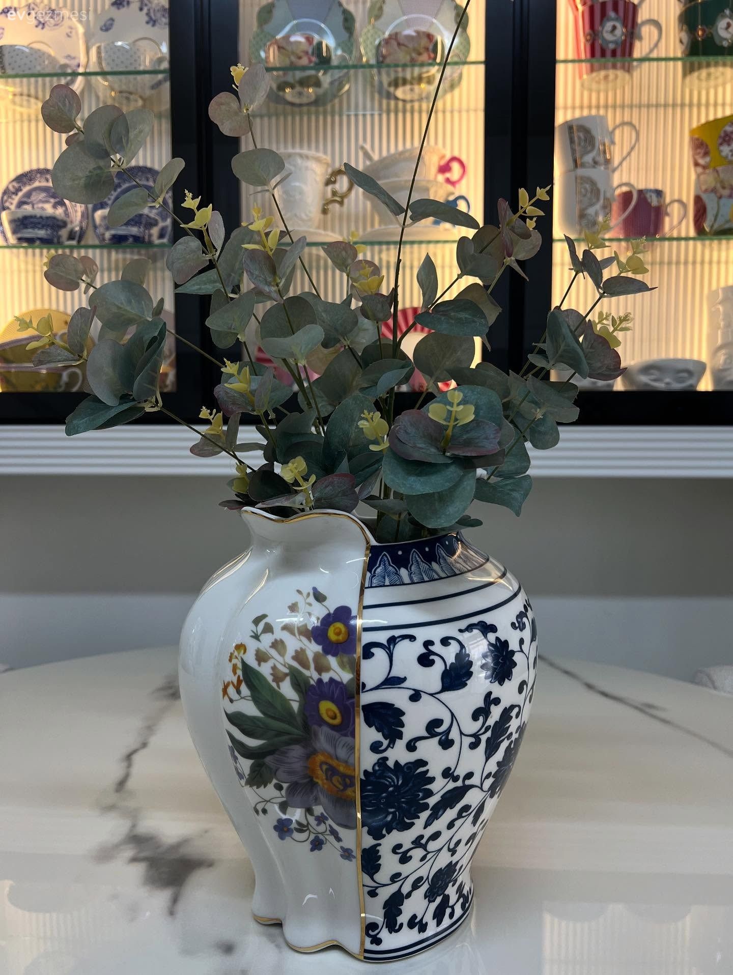 Koridor Tipi Bu Mutfağın Her Köşesine Bir Dolap Gelmiş