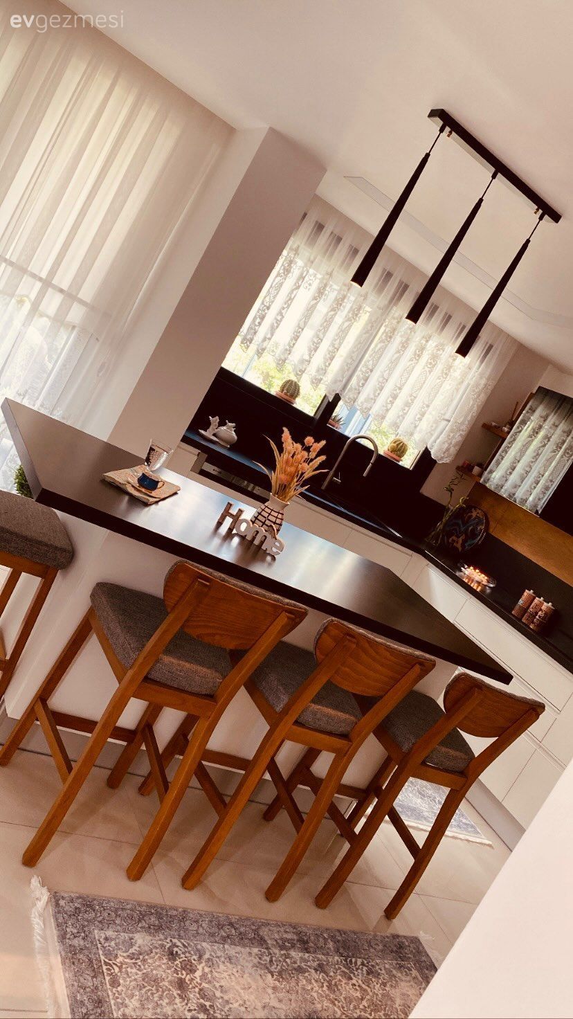 Ortadan Kaldırılan Duvar Mutfağın Yeni Hacmini Belirlemiş