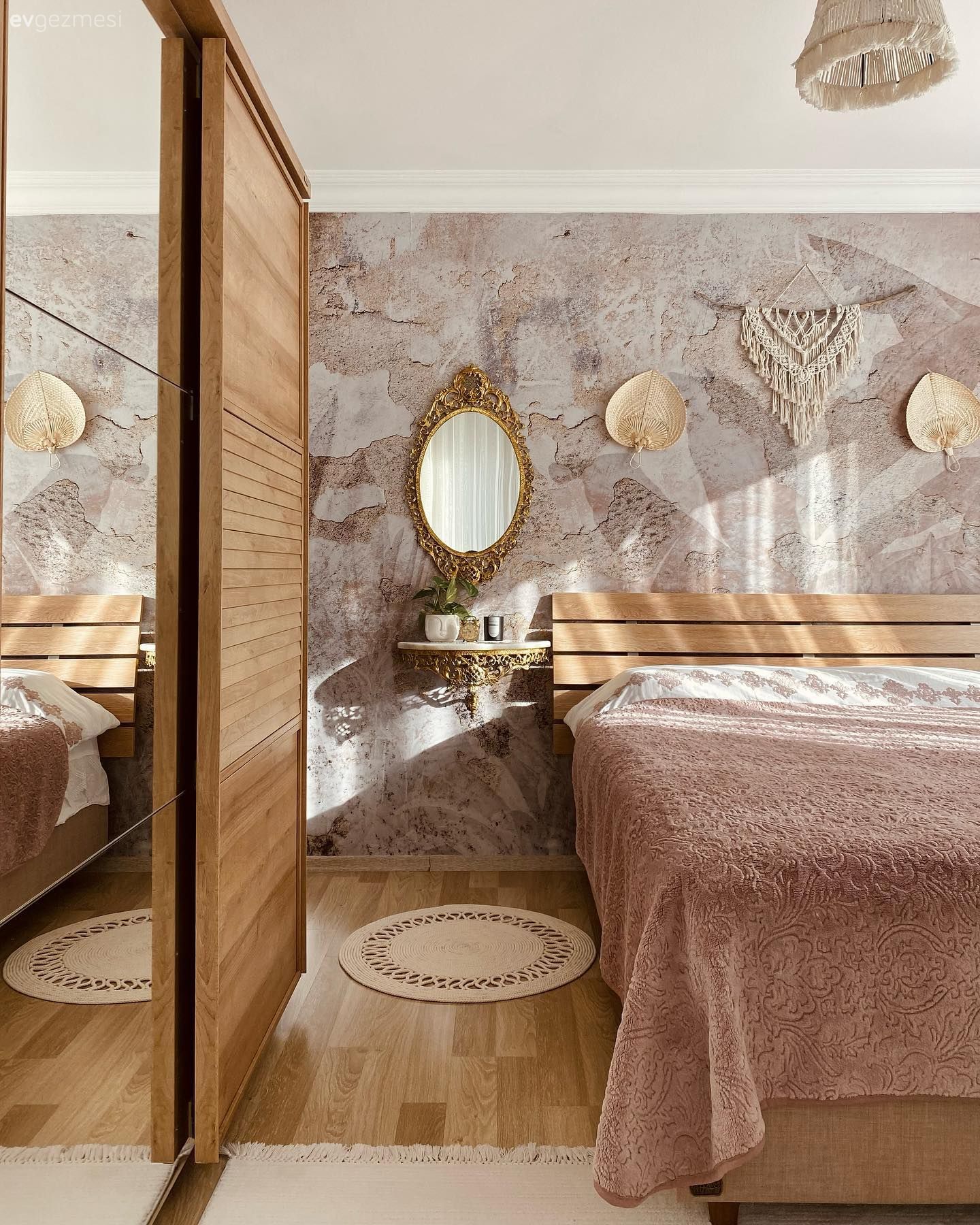 Bu İstanbul Evinde Her Duvarın Kendine Has Bir Sesi Var!