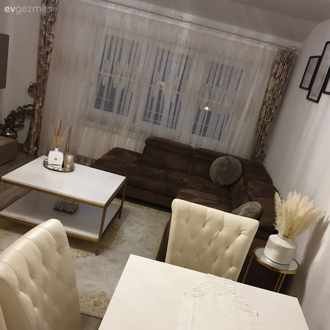 Salon, Krem, Kahverengi, Köşe koltuk, Koltuk takımı, Orta sehpa, Sehpa, Halı, Salon halısı, Sandalye, Yemek masası, Yan sehpa