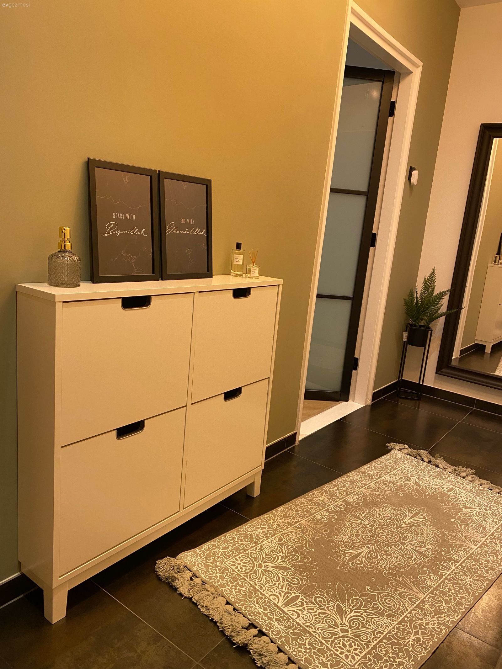 Antre, Beyaz, Dresuar, Antre halısı