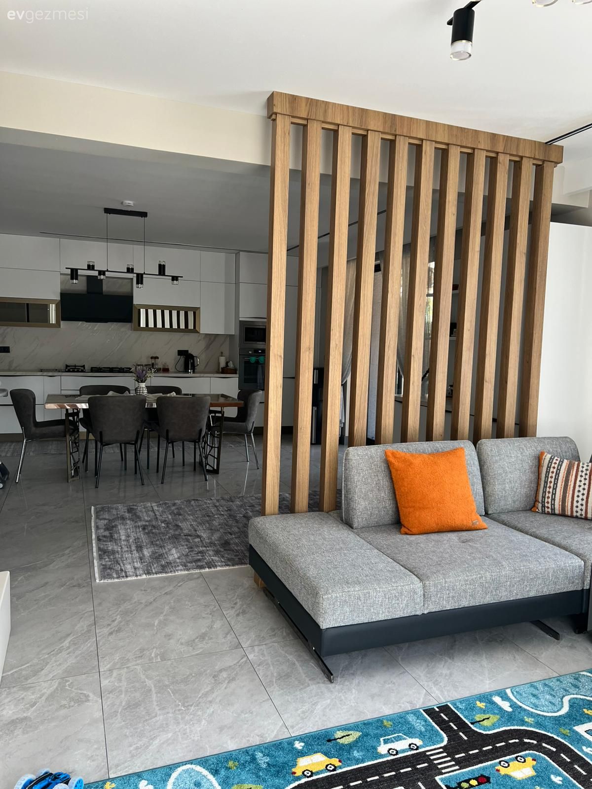 Kahve köşesi, Seperatör, Gri, Mutfak halısı, Mutfak, Köşe koltuk, Koltuk takımı