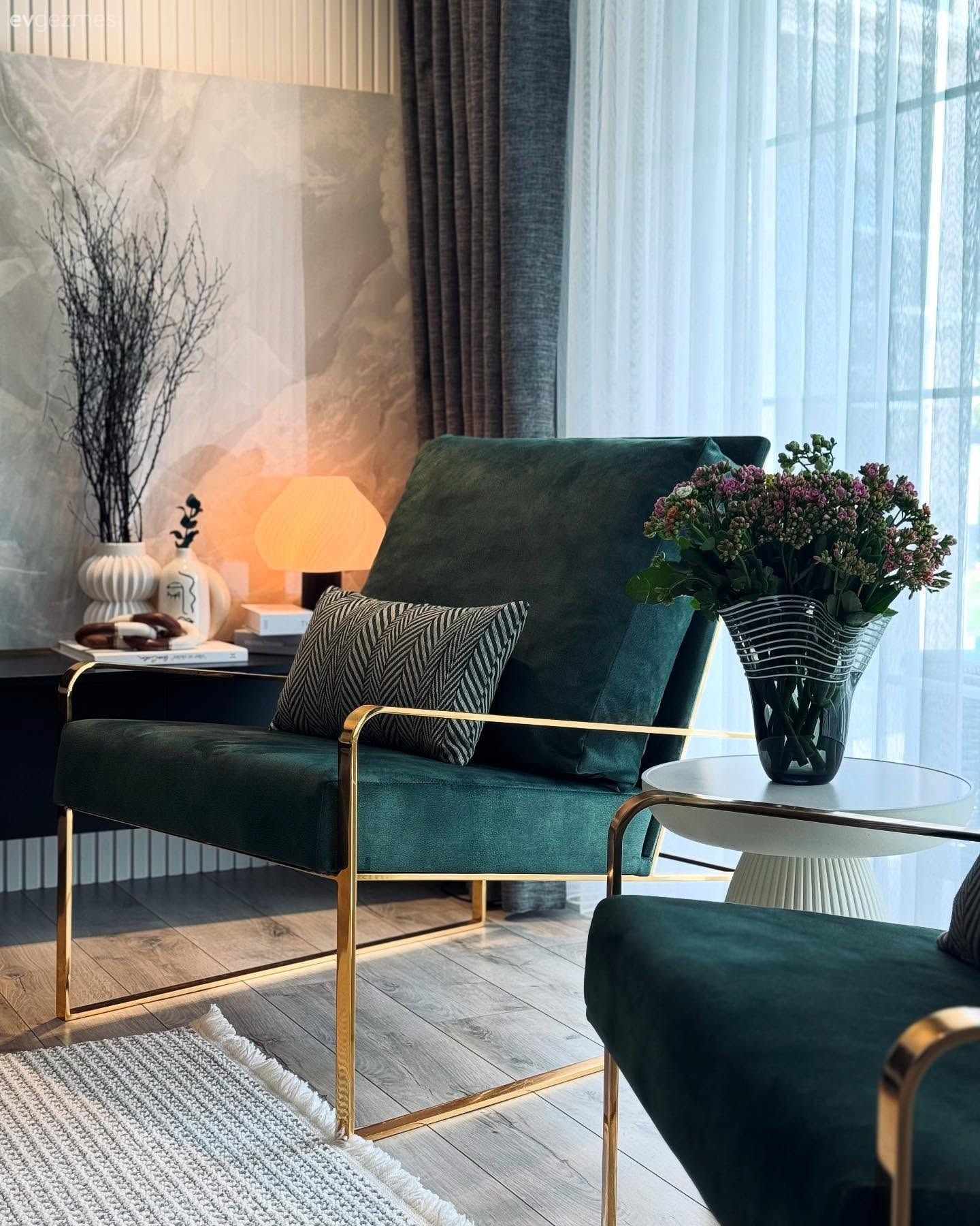 Bu Dubleks Evin İki Salonu Da Cazibe Konusunda Yarışıyor