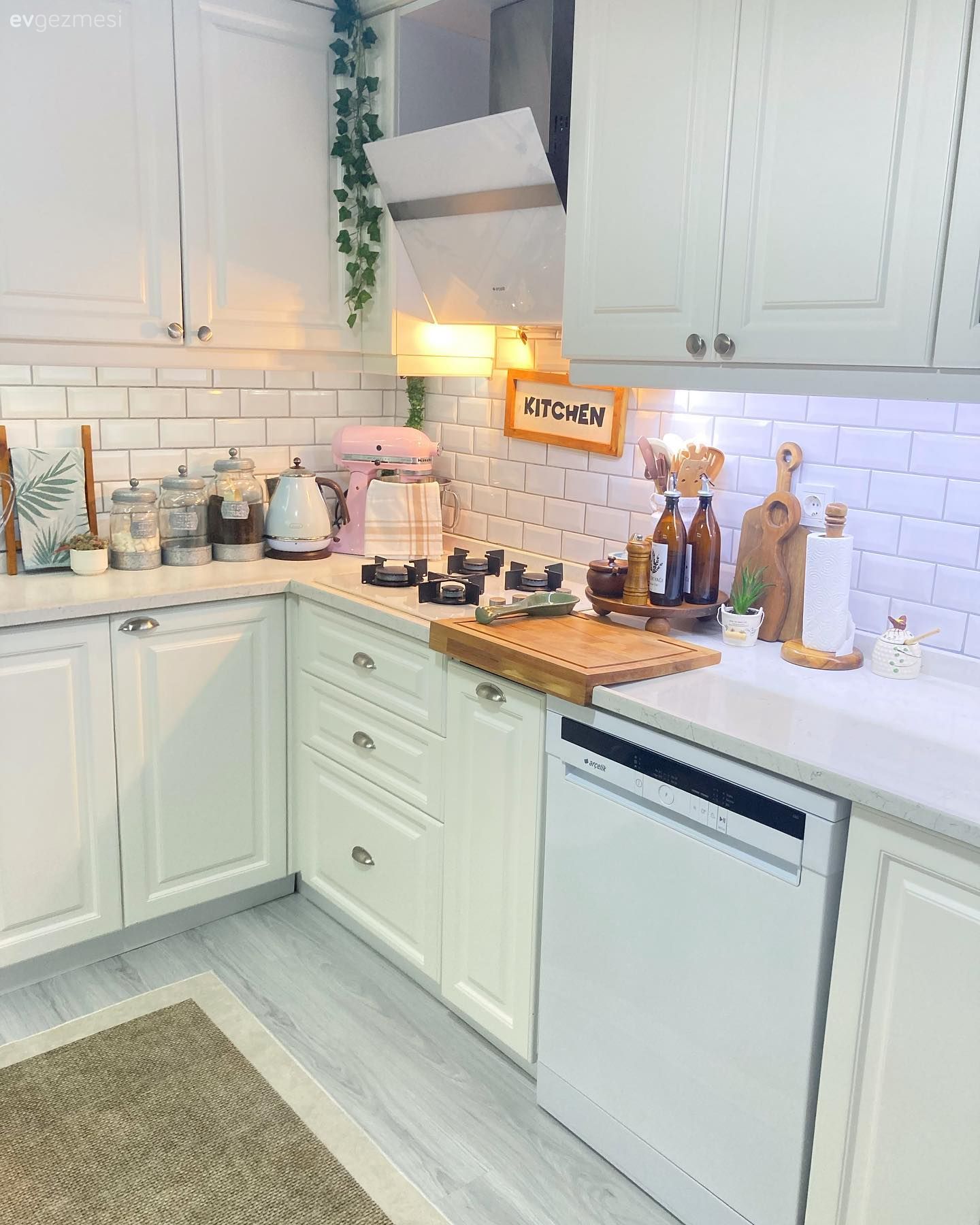 Koridor Tipi Bu Mutfakta Eksik Kalan Hiçbir Şey Yok!