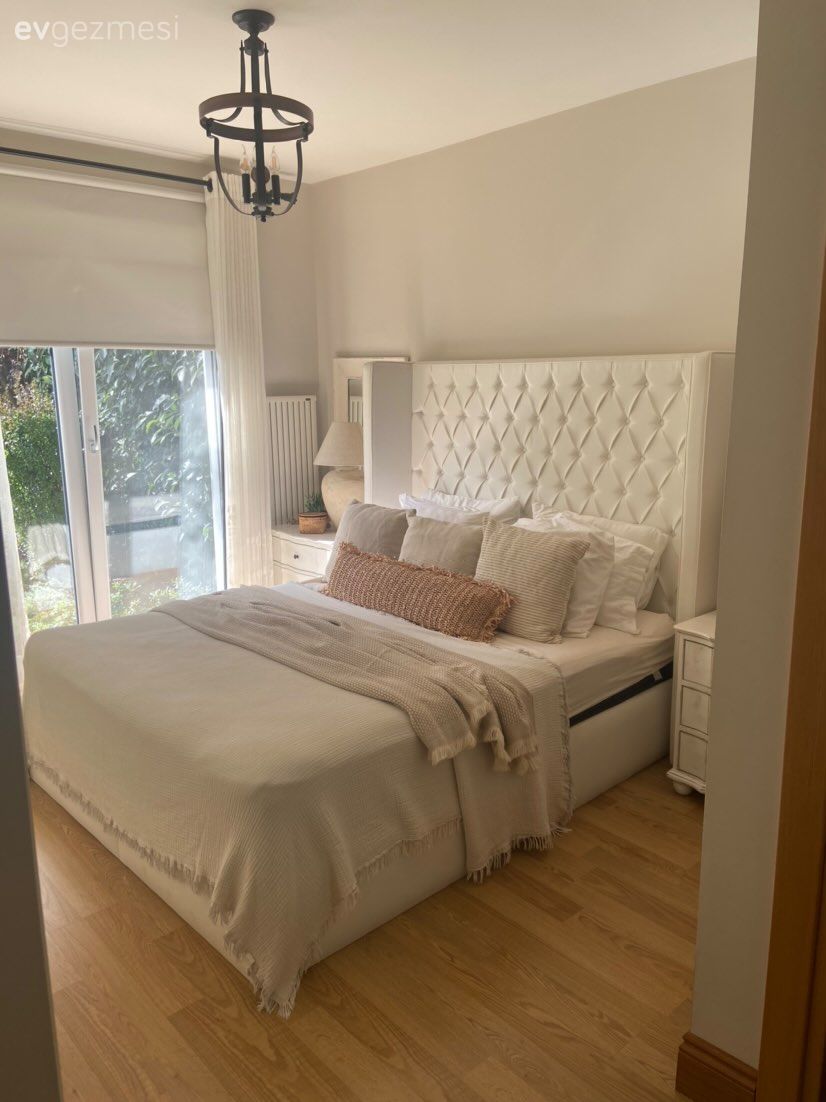 Ev Gezmesi: Bu Müstakil Evde Kış Bahçesi Evin Salonu Gibi!