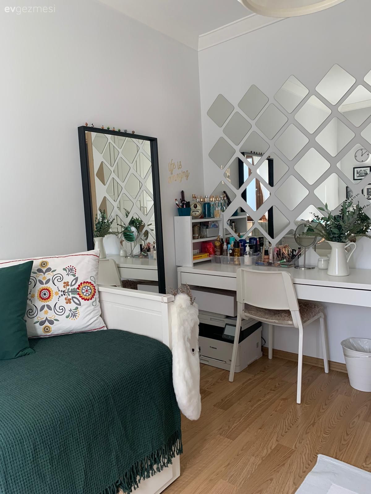 Ayna, Çalışma masası, Beyaz