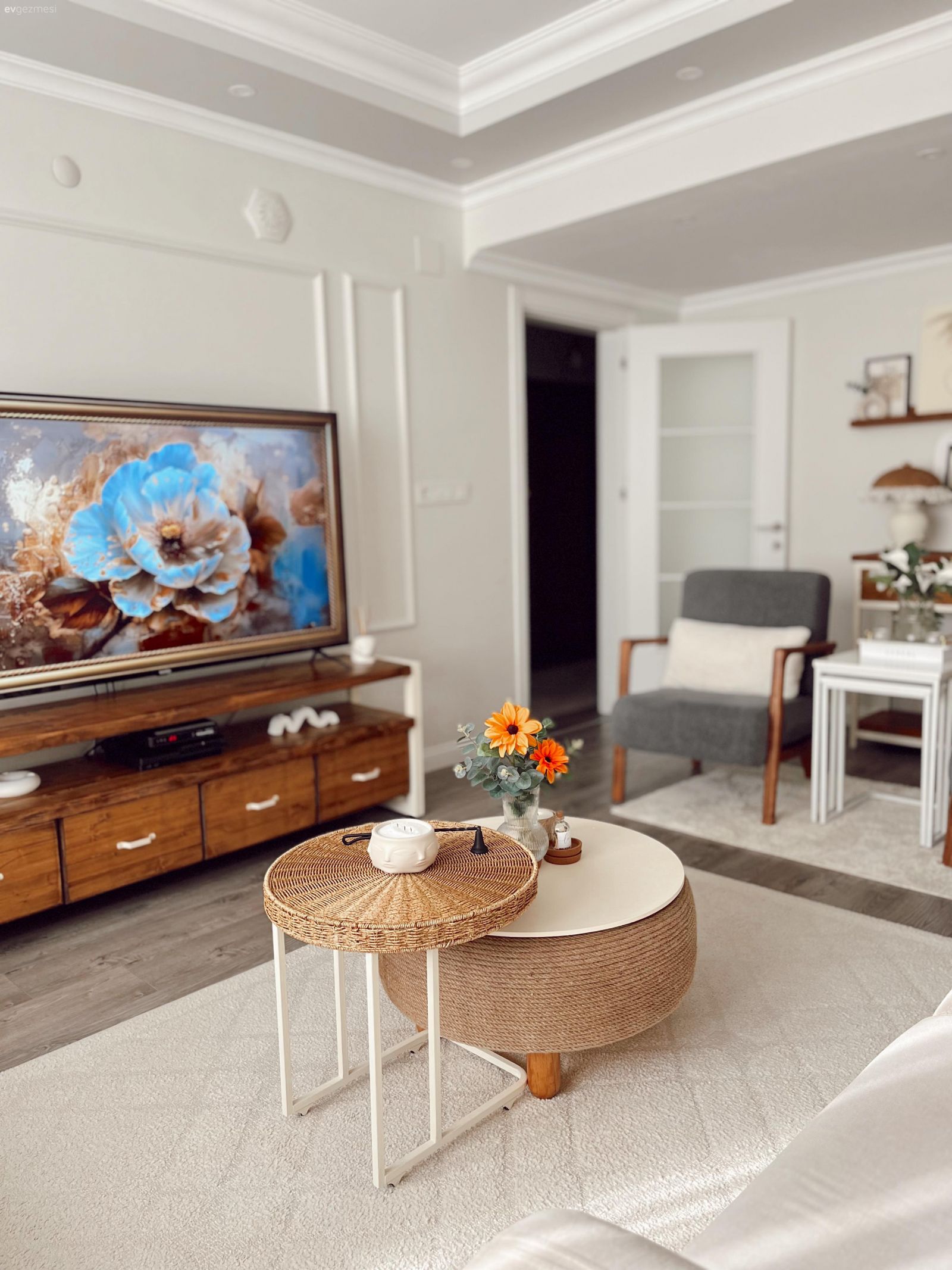 Bu İstanbul Evinin Enerjisi Aksesuarlarla Yükselmiş