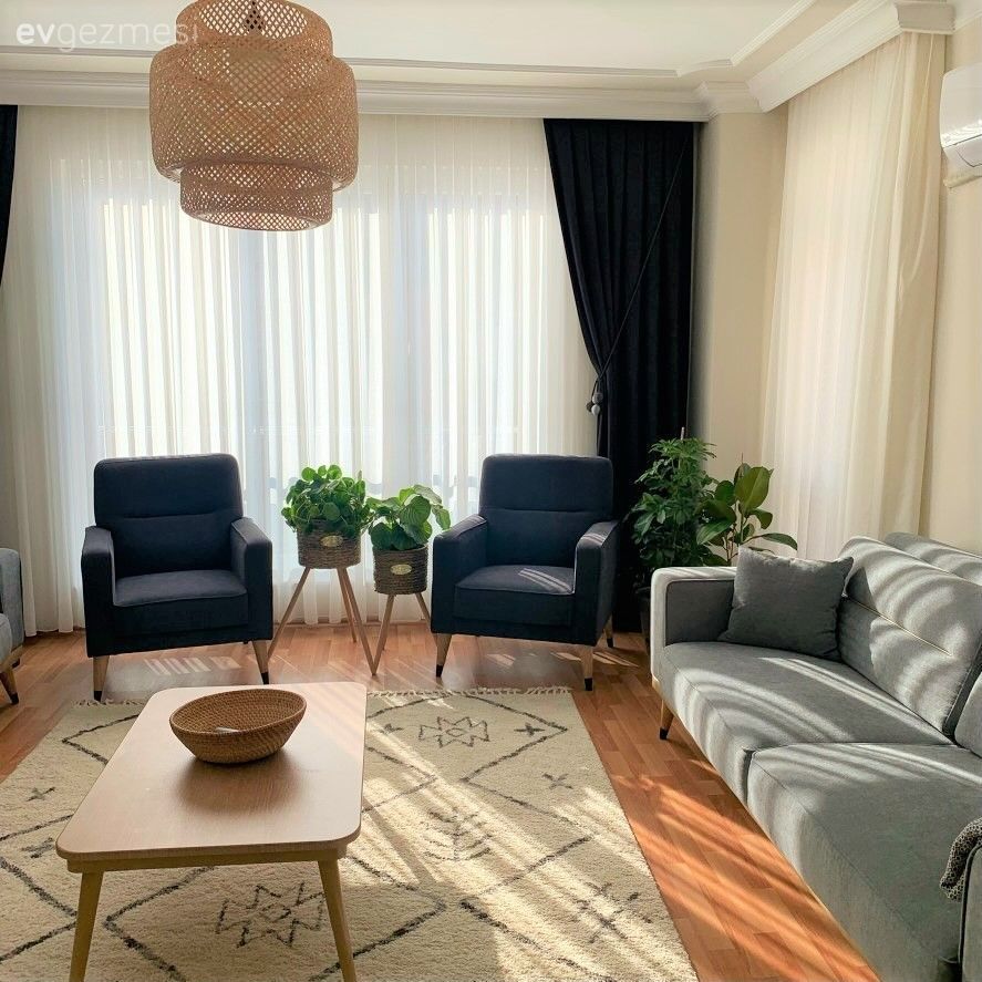 Salon, Modern, Gri, Antrasit  , Beyaz, Krem, Füme, Fon perde, Perde, Tül perde, Ev bitkisi, Koltuk takımı, Halı, Salon halısı, Orta sehpa, Sehpa, Geometrik desen, Desenler, Hasır avize, Berjer