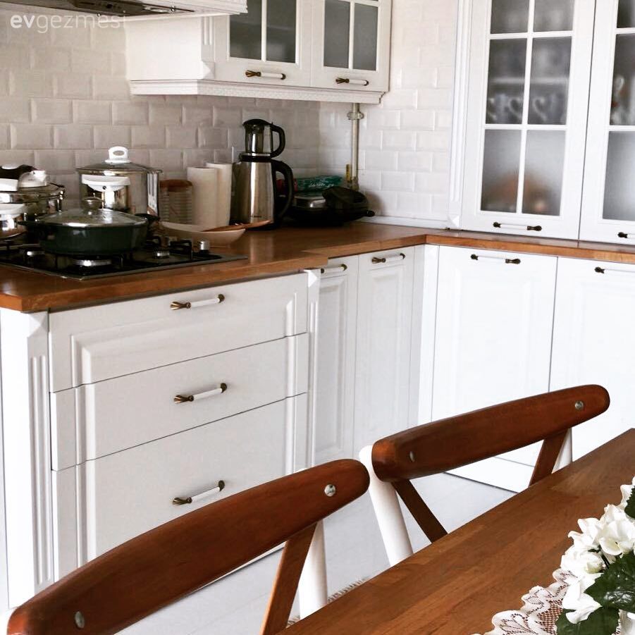 Ruhu İnce, Enerjisi Bomba: Hatırşinas Bir İzmir Evi