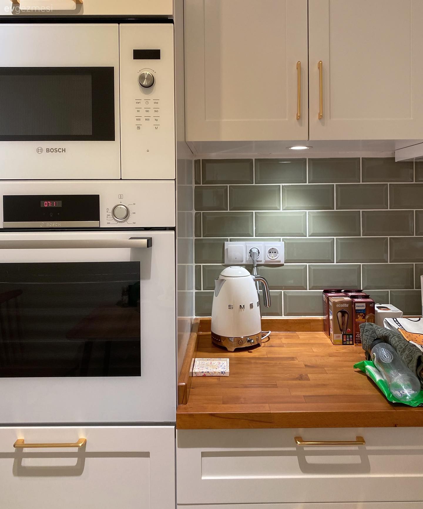 Ankastre, Mutfak, Beyaz, Yeşil, Ahşap mutfak tezgahı, Mutfak tezgahı, Mutfak tezgah arası, Tezgah arası seramik, Dekoratif Objeler