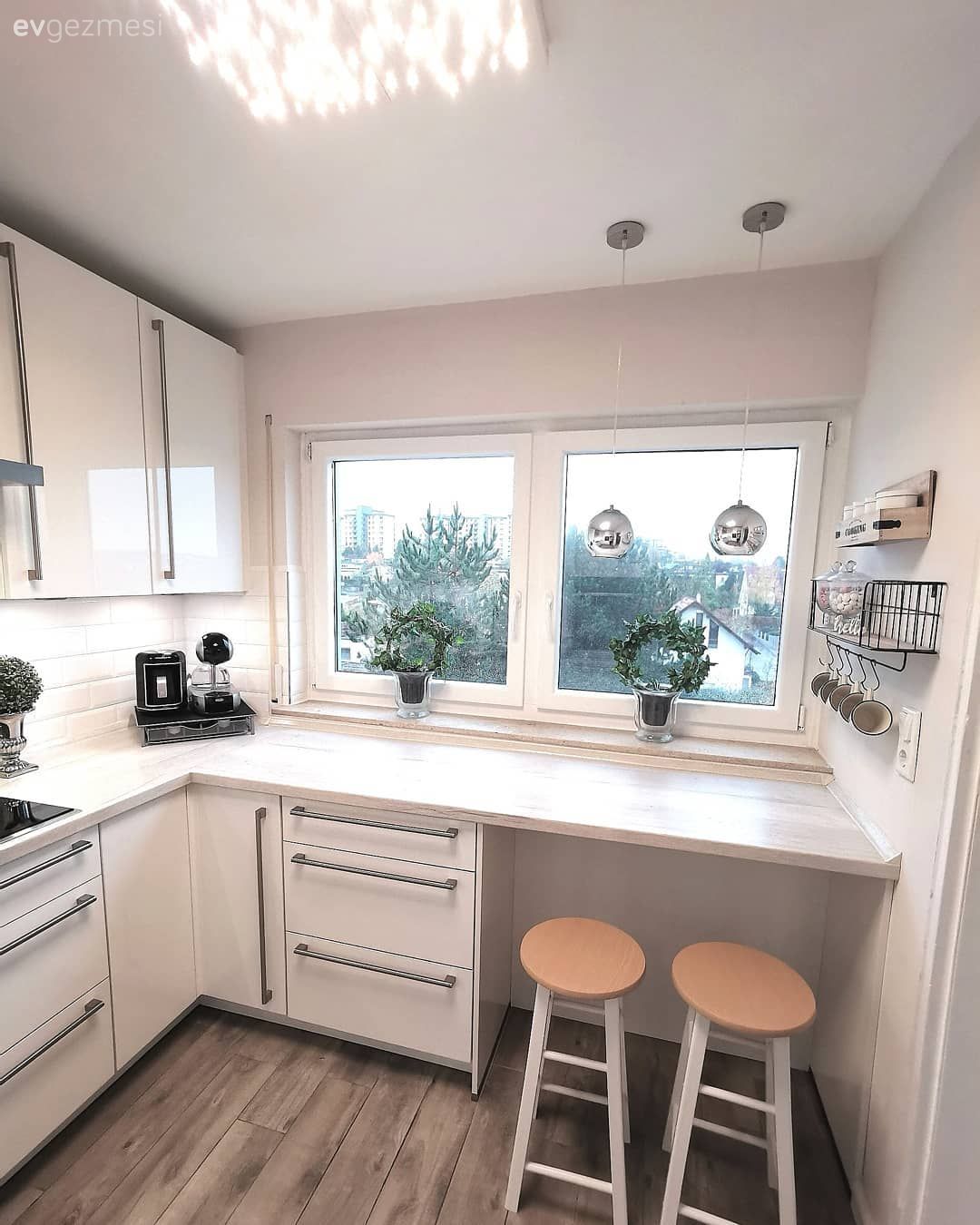 Şık Olmayı Aklına Koyan Bu Evin Göbek Adı Işıltı