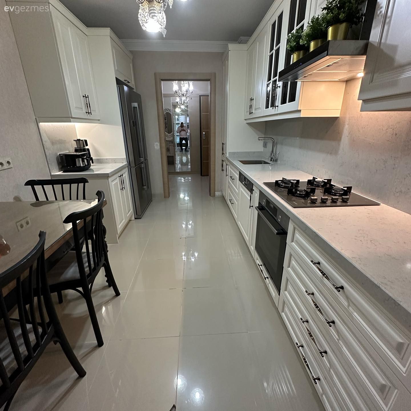 Koridor Tipi Bu Mutfakta Her Köşe Akıllıca Değerlendirilmiş!