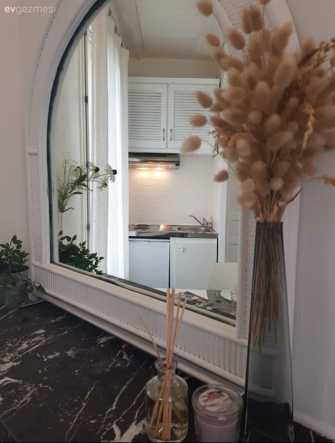 17 Metrekarelik Bu Dairenin İçinde Giyinme Odası Bile Var!