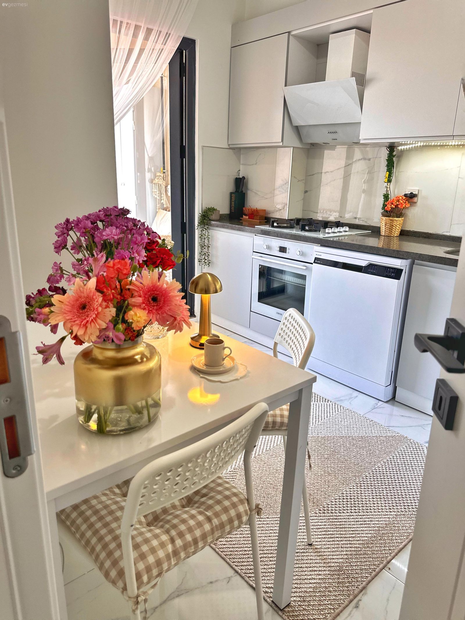 Bu Sakarya Evi Renklerin ve Tarzların Çeşitliliğini Seviyor