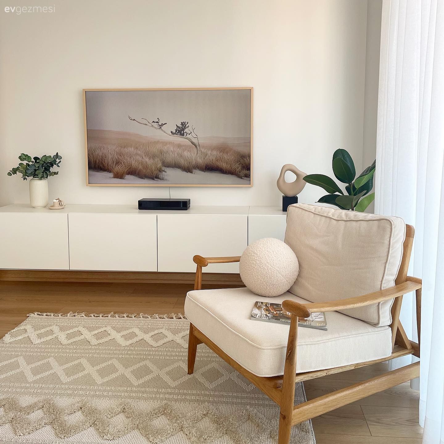 Açık Renklerden ve Sadelikten  Şaşmayan Bir İstanbul Evi