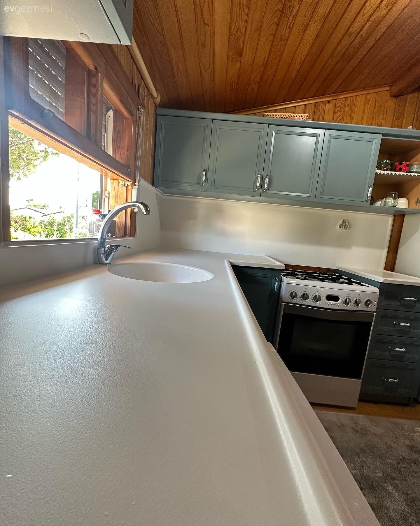 Öncesi&Sonrası: Yeşil ve Beyaz Ahşap Tavanlara Nasıl da Yakışmış!