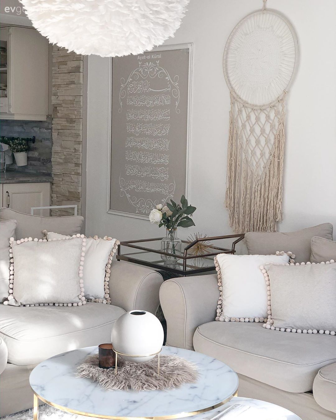 Bu Masalsı Evin Her Köşesinde Yumuşacık Bir Materyal Var