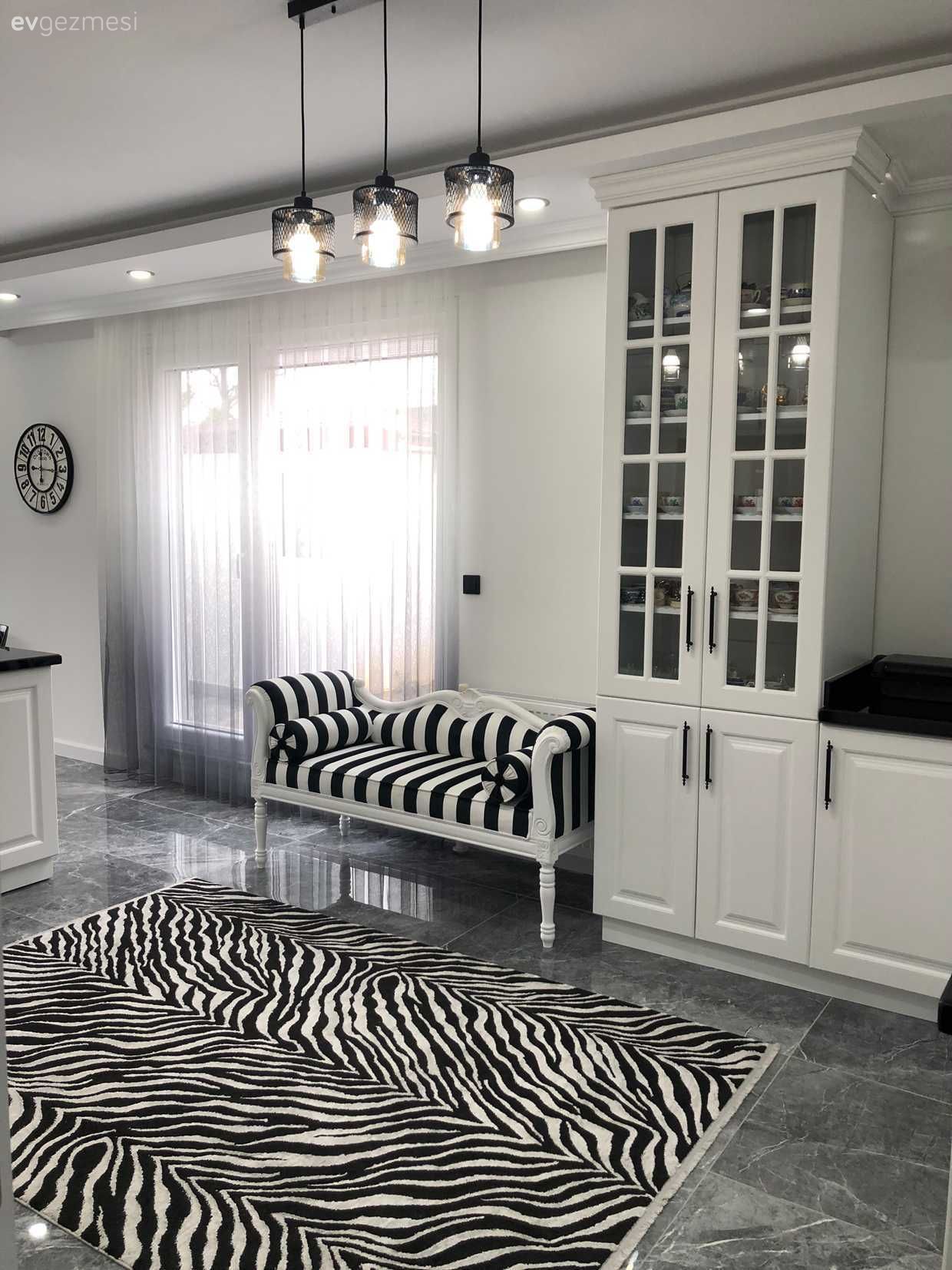 Mutfak, Beyaz, Siyah, Modern, Mutfak tezgah arası, Mutfak zemin seramikleri, Mutfak aksesuarları, Spot aydınlatma, Aydınlatma, Mutfak televizyonu, Siyah- Beyaz, Mutfak Avize Modelleri, Sandalye, Mutfak köşesi, Mutfak halısı
