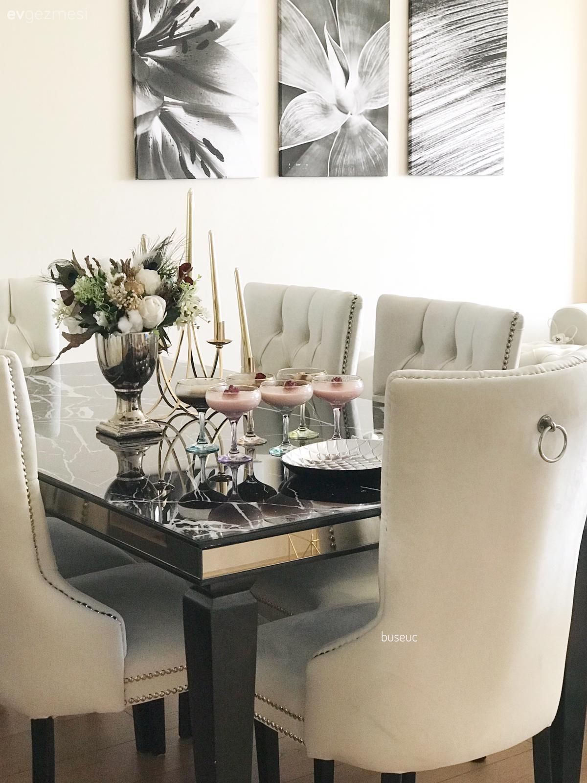 Tablo, Duvar dekorasyonu, Beyaz, Art deko, Yemek masası, Vazo, Ev Aksesuar, Çiçekler, Sandalye, Şamdan, Siyah