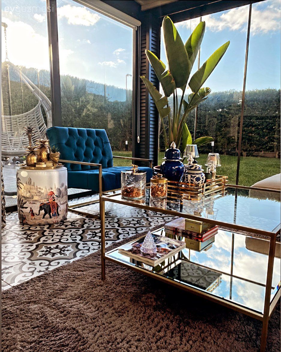 Kış bahçesi, Parlament mavisi, Beyaz, Bej, Krem, Bahçe masası, Ev bitkisi, Puf, Dekoratif Objeler