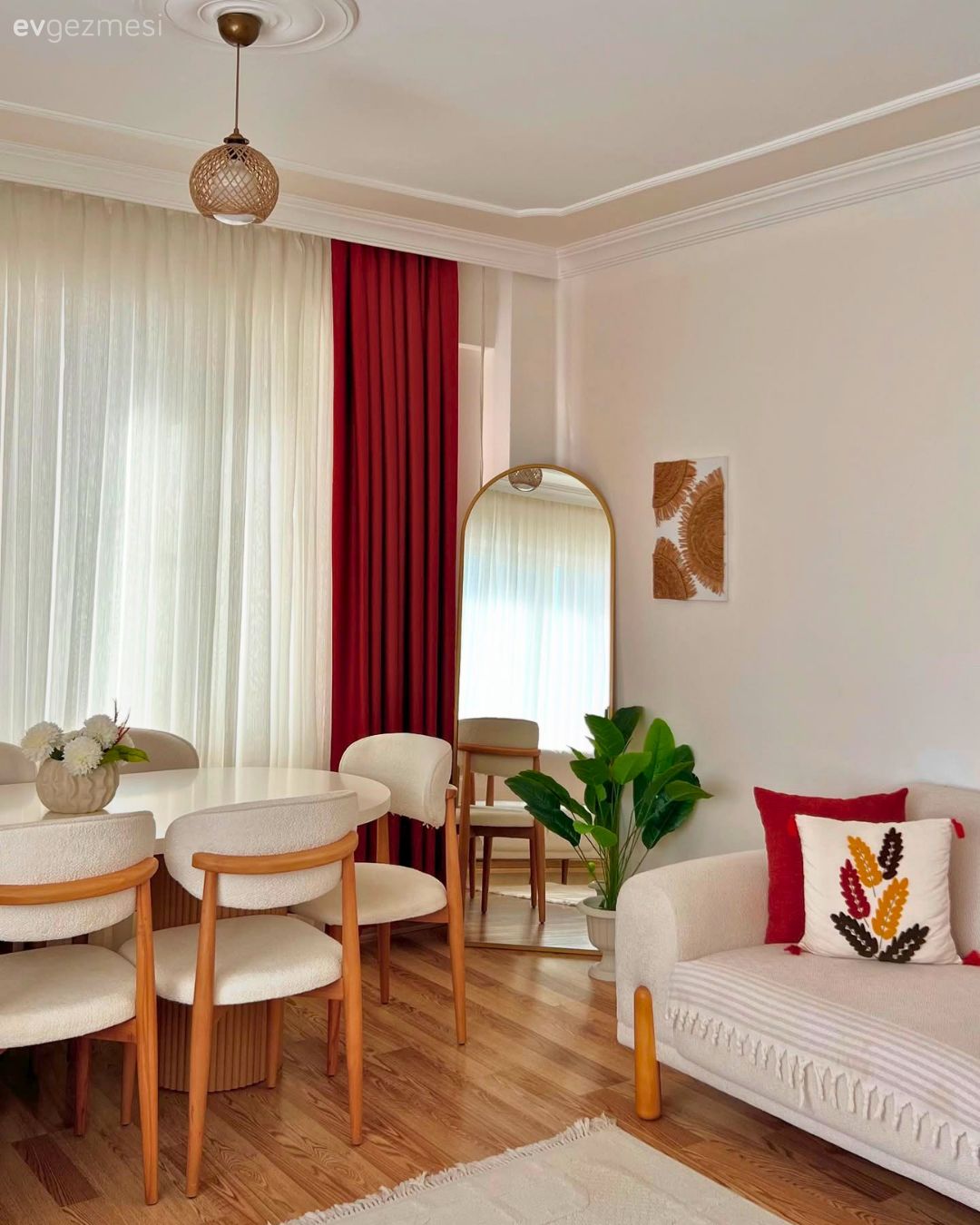 Salon, Modern, Krem, Bej, Turuncu, Beyaz, Koltuk takımı, Sandalye, Boy aynası, Ayna, Yemek Odası, Tül perde, Perde, Fon perde, Halı, Salon halısı, Kırlent, Ev tekstili, Berjer