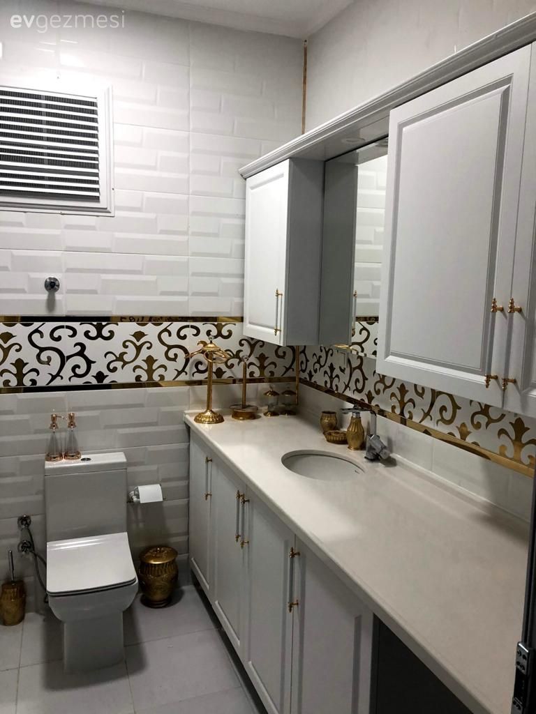 Banyo, Beyaz, Altın, Banyo rafı, Banyo seramikleri, Banyo dolabı
