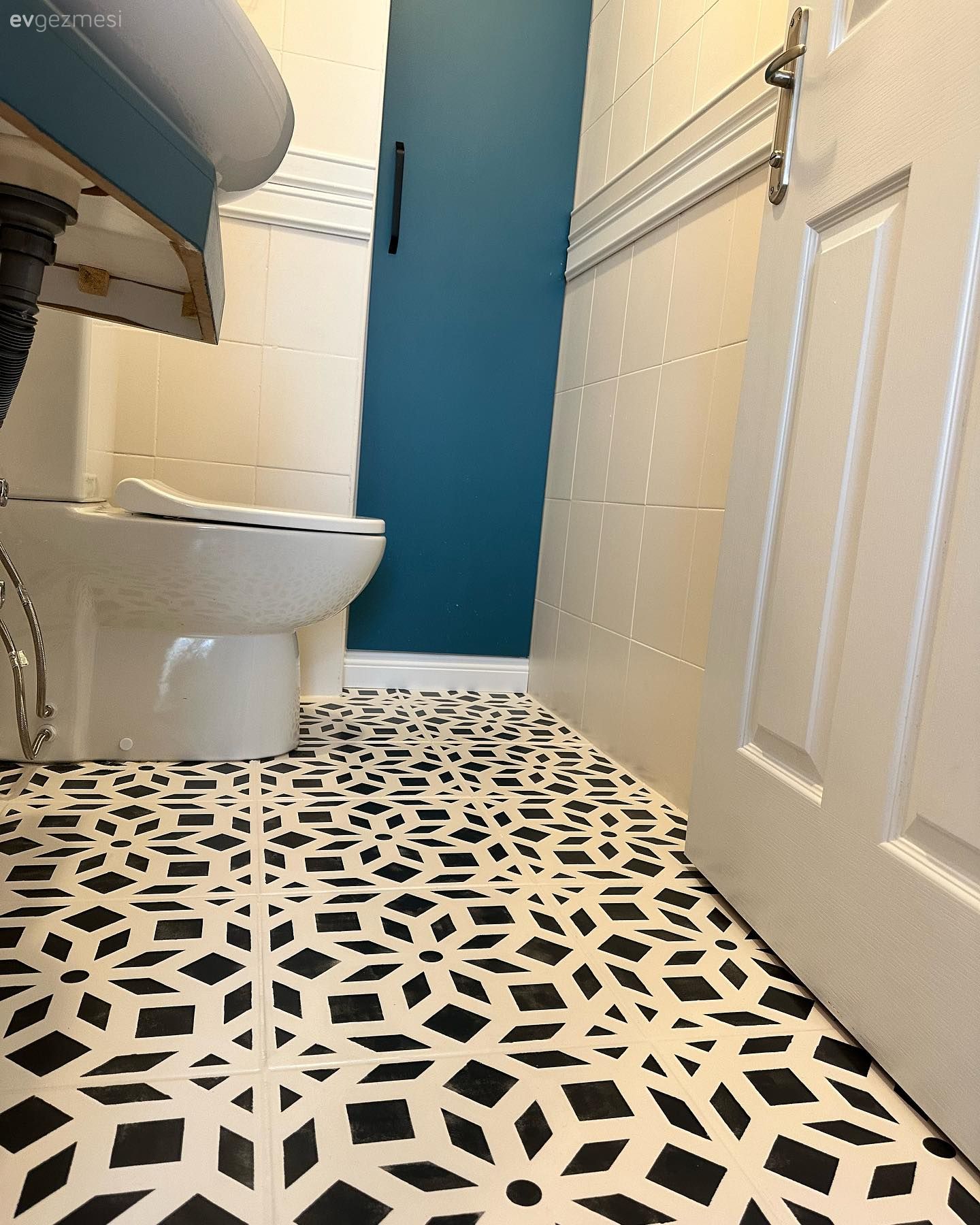 Öncesi&Sonrası: Yeni Renkleriyle Birden Ferahlayan Bir Banyo!